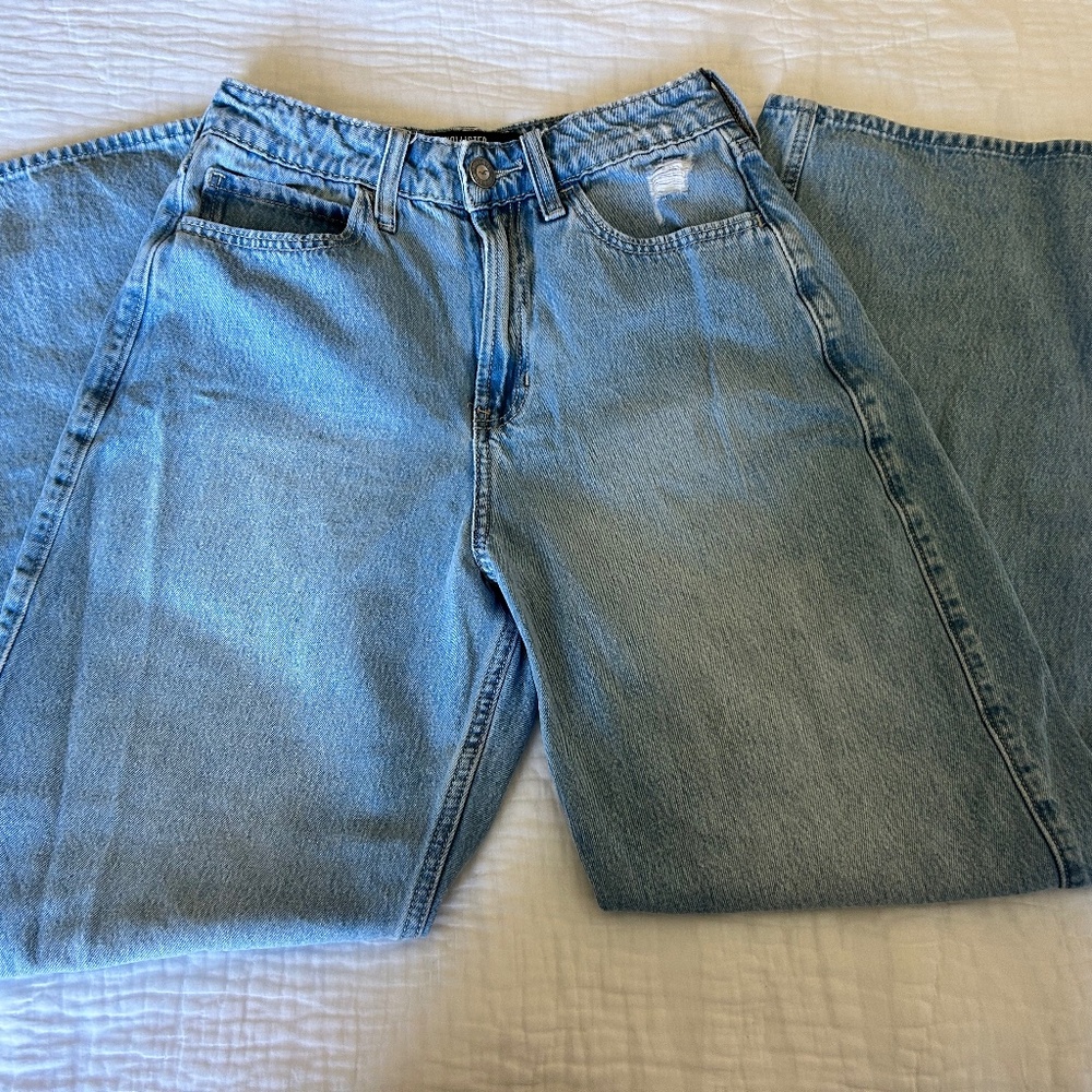 Hollister Ultra High-Rise Baggy Jeans 2R